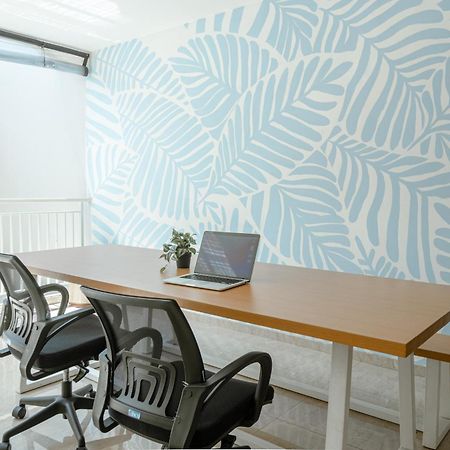 Bali Bustle Pararaton Coliving And Coworking Space Legian Zewnętrze zdjęcie