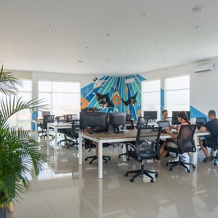 Bali Bustle Pararaton Coliving And Coworking Space Legian Zewnętrze zdjęcie