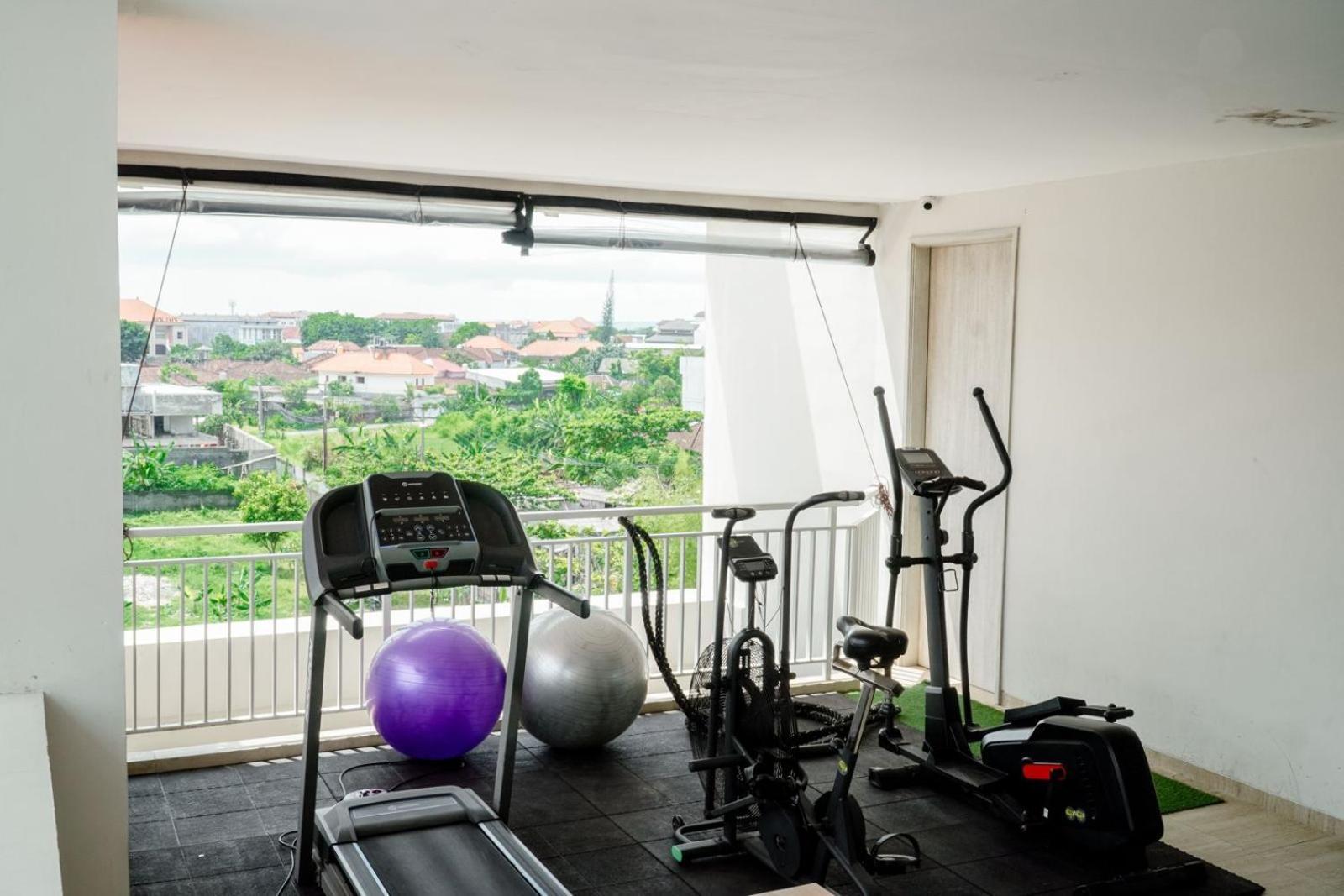 Bali Bustle Pararaton Coliving And Coworking Space Legian Zewnętrze zdjęcie
