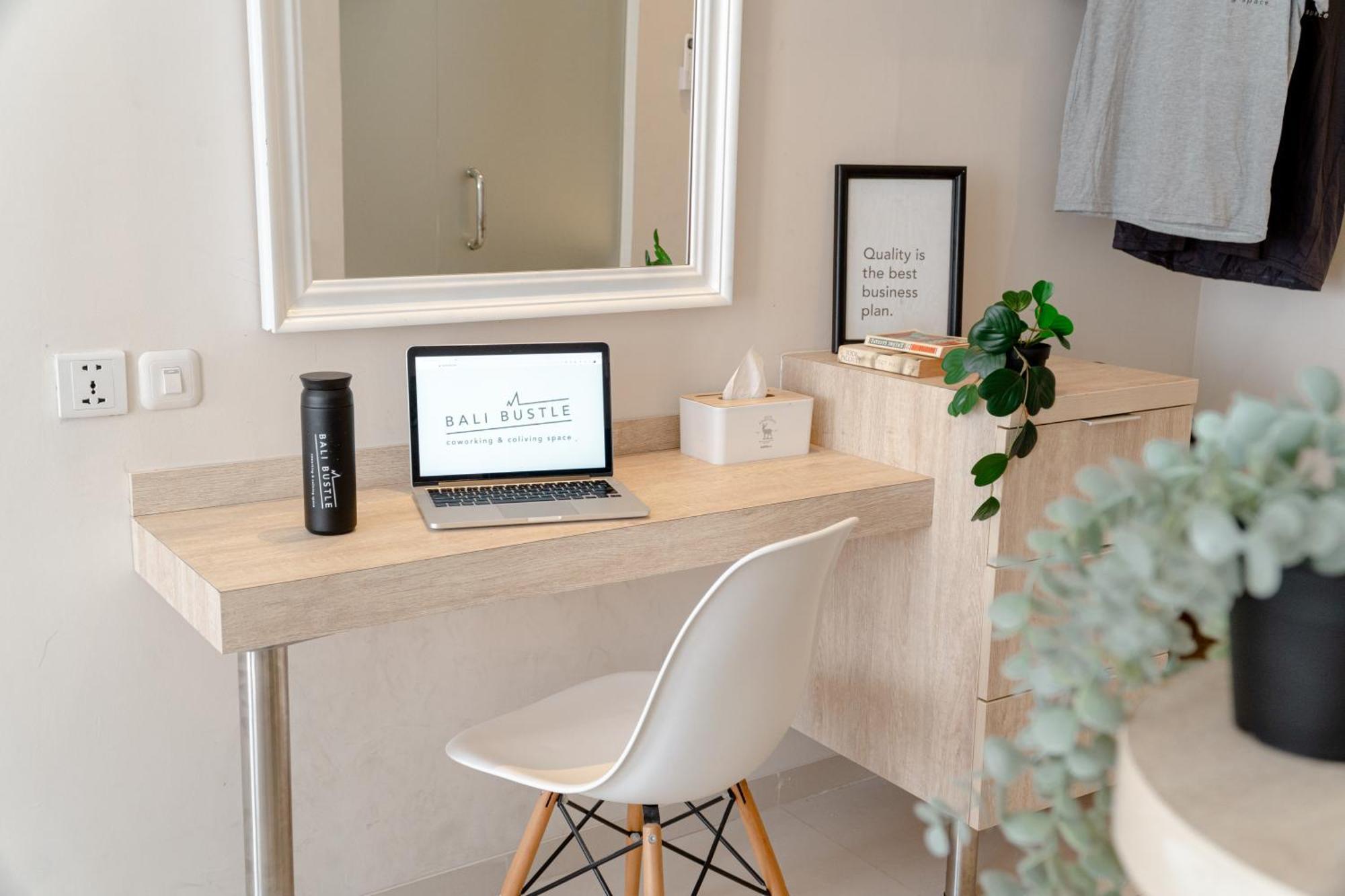 Bali Bustle Pararaton Coliving And Coworking Space Legian Zewnętrze zdjęcie