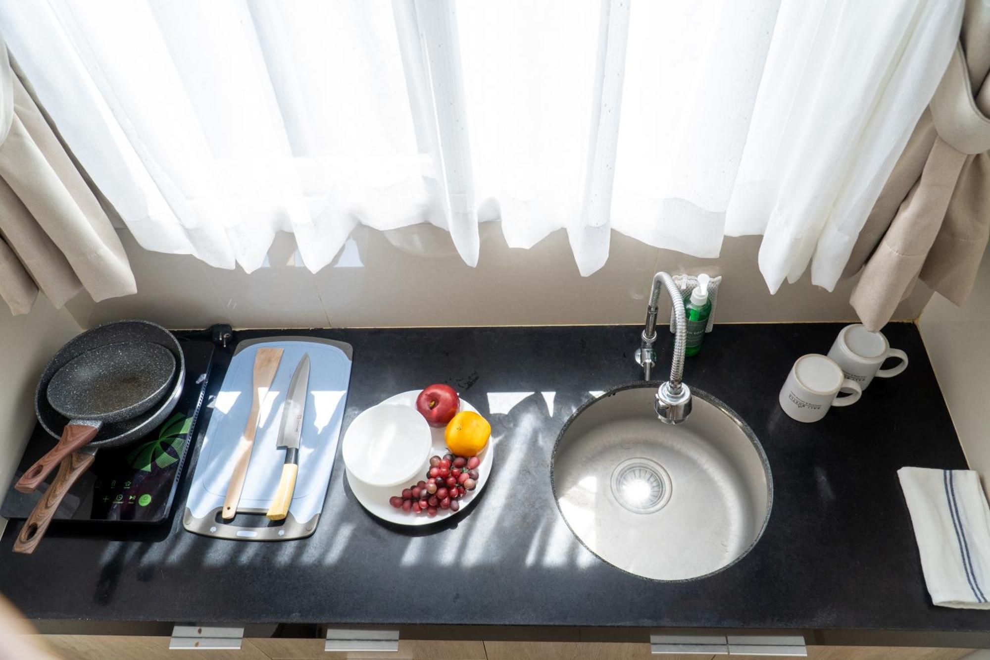 Bali Bustle Pararaton Coliving And Coworking Space Legian Zewnętrze zdjęcie